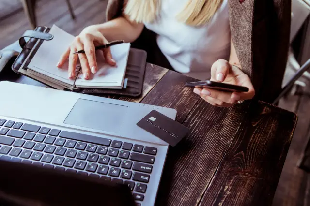 Corporate social networks and their contribution to internal communication 