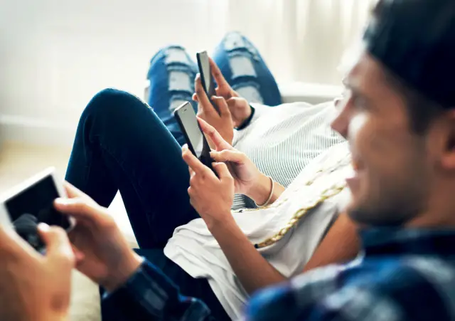 Batalla de Titanes: iPhone 16 vs Samsung Galaxy S24 Ultra, ¿Cuál es la Mejor Opción?