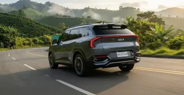 ¿Viajarás con tu EV en vacaciones? Lugares para cargar carros eléctricos en Colombia