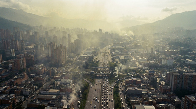 Colombia implementa nuevas medidas para reducir la contaminación del aire en zonas urbanas